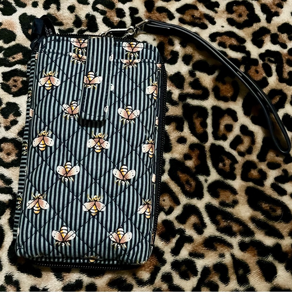 NWOT Vera Bradley Quilted Bee-Print Wristlet Wallet - Blue